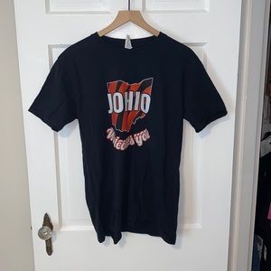 Johio Welcomes You Tshirt size L